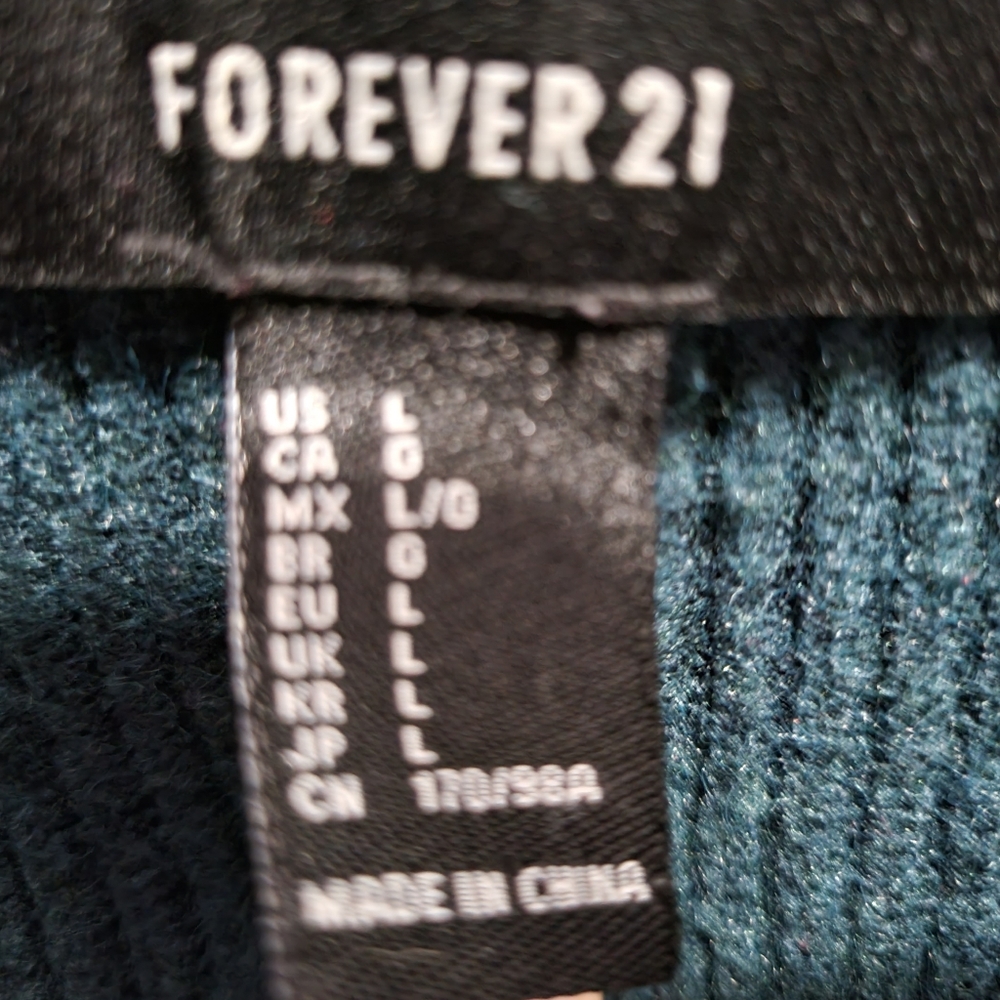 Cropped Ribbed Sweater - Picture 2 of 2